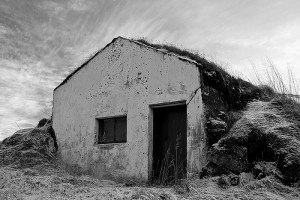 Mynd eftir Stefán H Kristinsson, http://images.google.com/imgres?imgurl=http://farm4.static.flickr.com/3599/3320302835_b6d16638d0.jpg%3Fv%3D0&imgrefurl=http://flickr.com/photos/8013004%40N04/3320302835/&usg=__3SCgOaA0qdhlrQIQP6CaP5swZ4Q=&h=500&w=315&sz=67&hl=is&start=6&um=1&tbnid=TMxcGXSnojPHUM:&tbnh=130&tbnw=82&prev=/images%3Fq%3Djames%2Britchie%2BIceland%26hl%3Dis%26rls%3Dcom.microsoft:*:IE-SearchBox%26rlz%3D1I7ADBR_en%26sa%3DN%26um%3D1